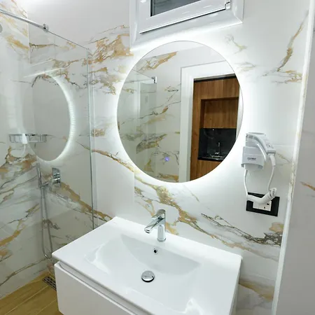Kevin's Hotel Vlore